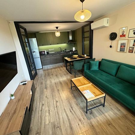 Lovely 1 Bedroom Apartment In The Heart Of Varna Exterior photo