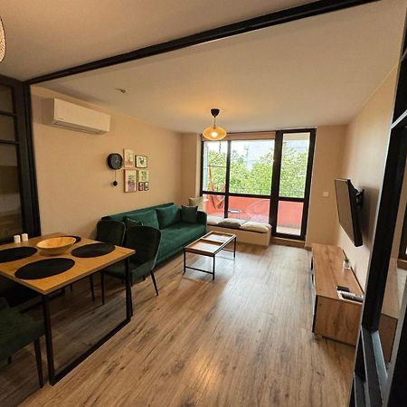 Lovely 1 Bedroom Apartment In The Heart Of Varna Exterior photo